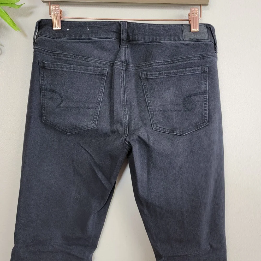 American Eagle Skinny Jeans Jegging Super Low Black Distressed Frayed Crop AE 10